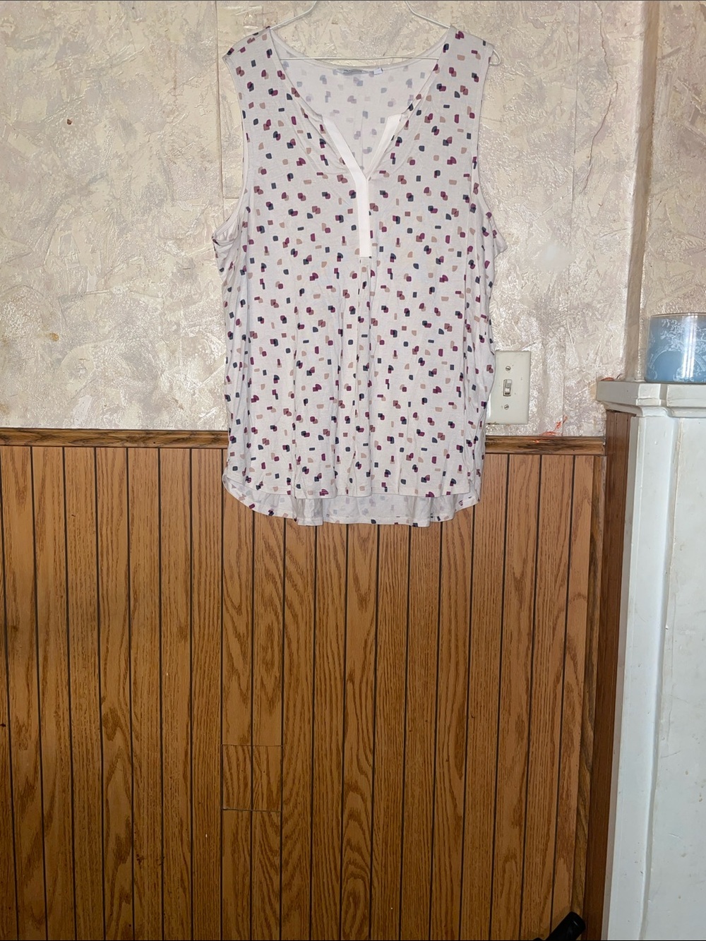 Cute multi color reitmans tank top (XXL)